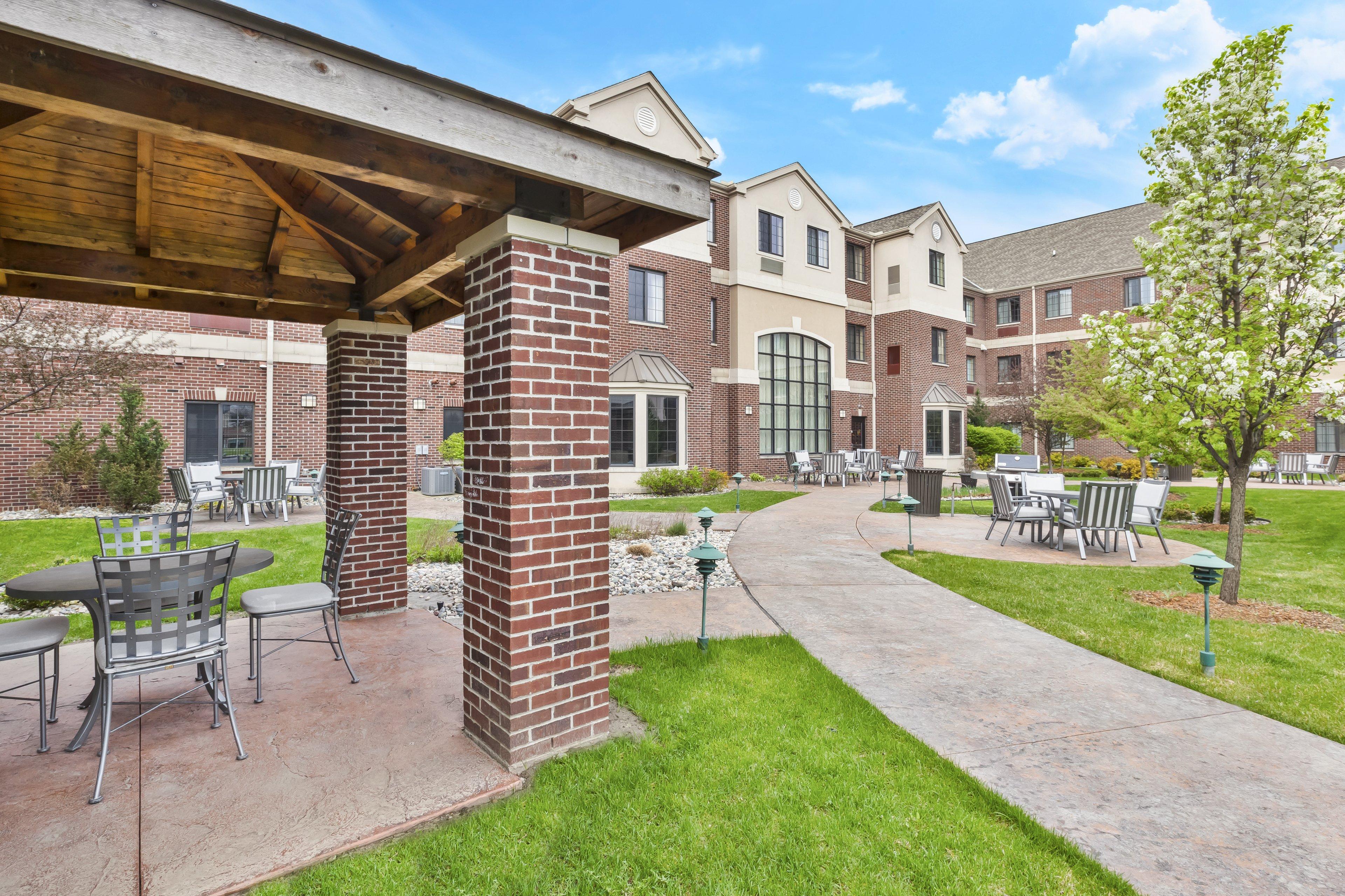 Staybridge Suites Lansing-Okemos By Ihg Exterior foto